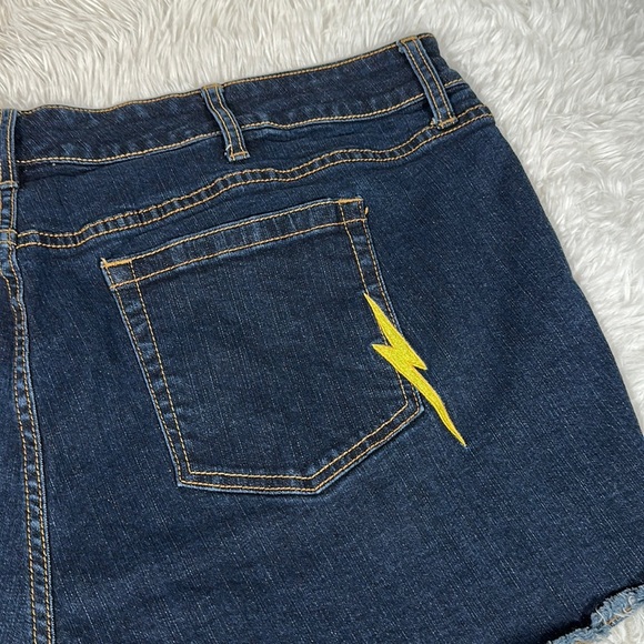 Torrid Harry Potter Embroidered Patch Denim Shorts - Picture 8 of 10